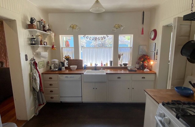 Roomy and fabulous home in the heart of historic Downtown McCloud!