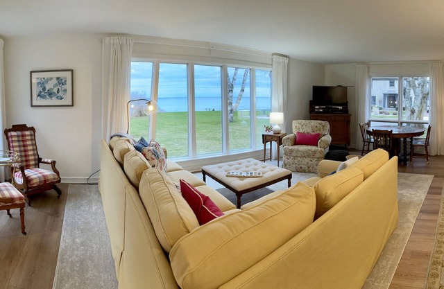 Roomy, Quiet Home Overlooking Lake Michigan