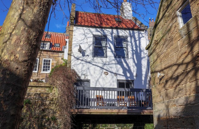 ROSEBERRY COTTAGE, family friendly in Robin Hood’s Bay