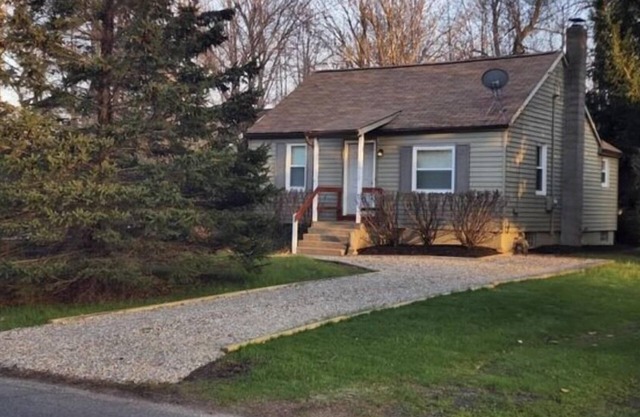 Rosko Ranch 1/4 mi from Lake Erie. Minutes from wineries & GOTL