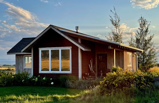 Ross Creek Cabin #1 Spectacular Mountain Views