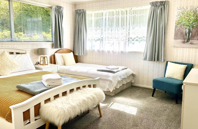 Rotorua City Center Holiday House, (convenient,cozy and spacious, free WiFi.)