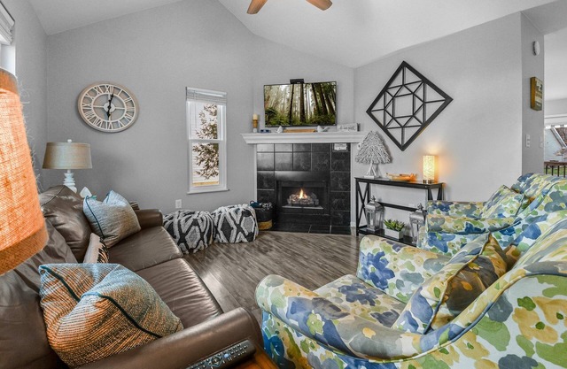 Rotties' Retreat: Pet Friendly, Free Attraction Tickets, Jacuzzi Tub & In PF