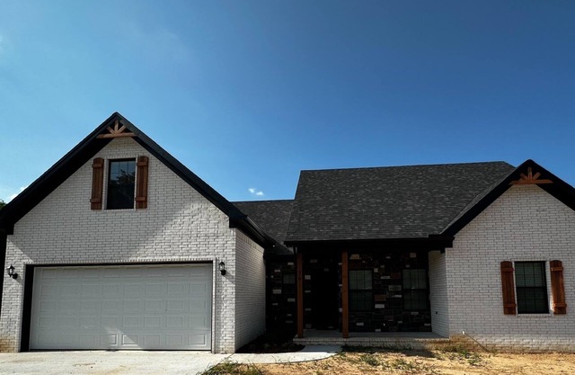 Round Mountain Lazy Days