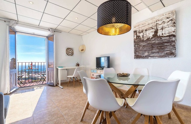 Rovellat by Unik Tarragona