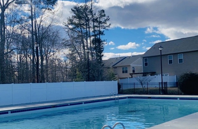 Royal 3 Bedroom House w/Pooln