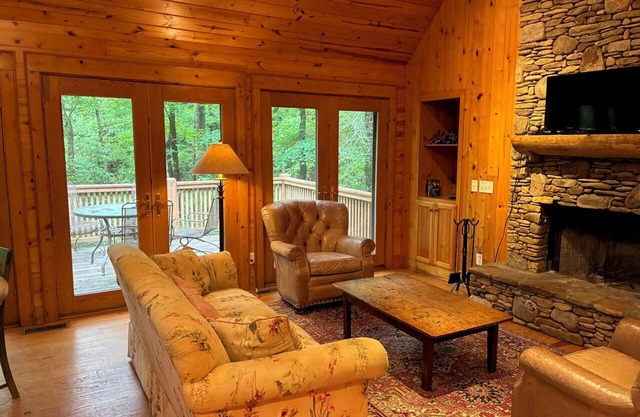 Ruby Cottage at Splendor Mountain Estate