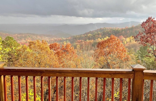 Rue with a View – Picturesque Mountain Views