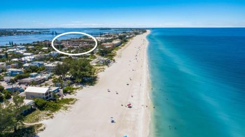 Runaway Bay 283 condo