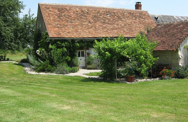 Rural Cottage With Private Pool in tranquil setting of 25 acres