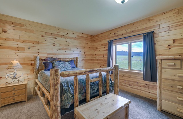 Rural Divide Cabin w/Mountain Views!