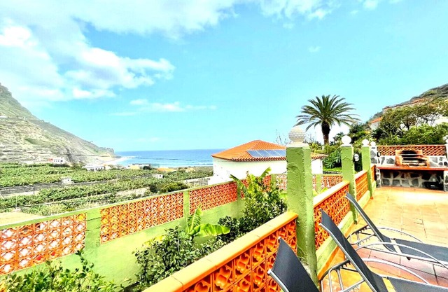 Rural house with terrace incredible sea views