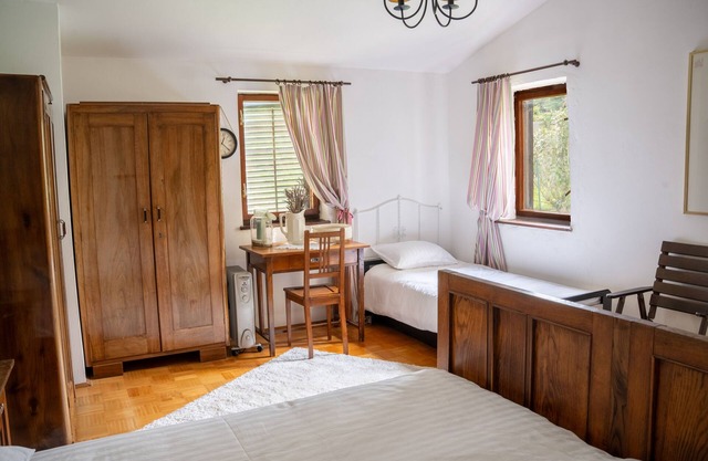 Rustic 2-bedroom house in Vipava Valley