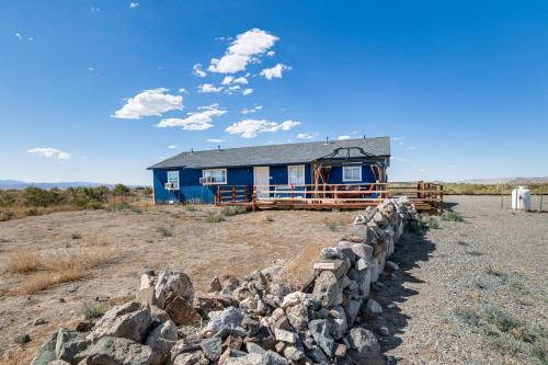 Rustic and Secluded Nevada Home On-Site Dog Park!