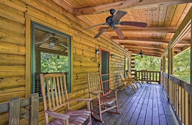 Rustic Andrews Cabin Rental w/Deck + Fire Pit!