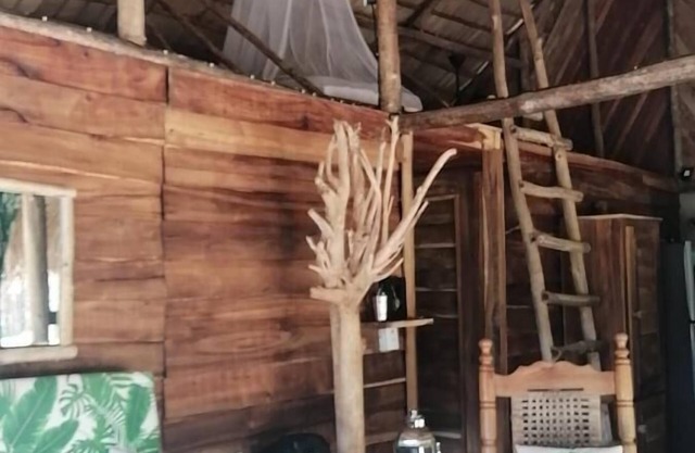 Rustic cabin 3 bedrooms, El Valle, Samana, between sea and jungle