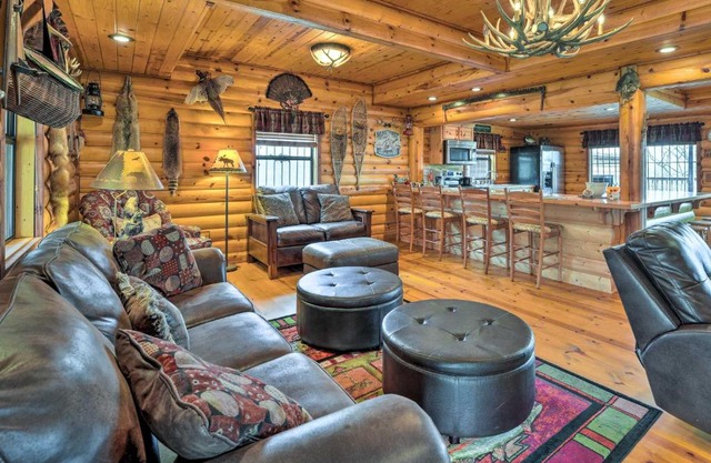 Rustic Cabin in Roaring River State Park!