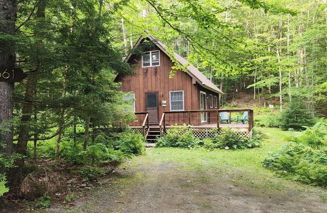 Rustic Cabin Retreat in the Heart of Southern Vermont-escape the hustle/bustle.