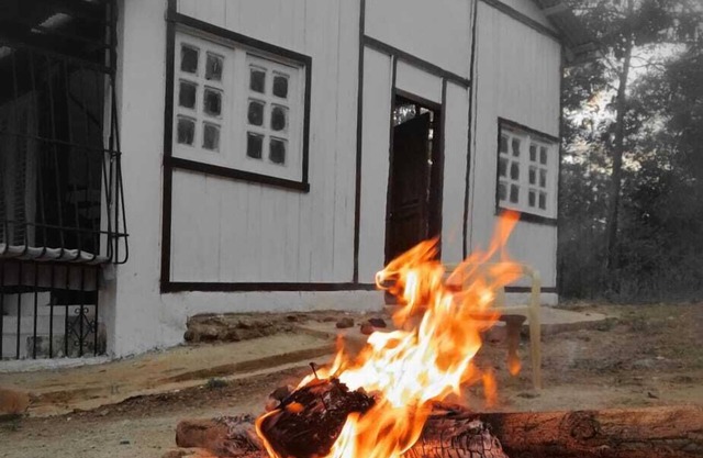 Rustic Cabin with two spacious rooms, in the forest, ideal for groups