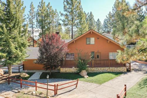 Rustic Cottage Snow Summit