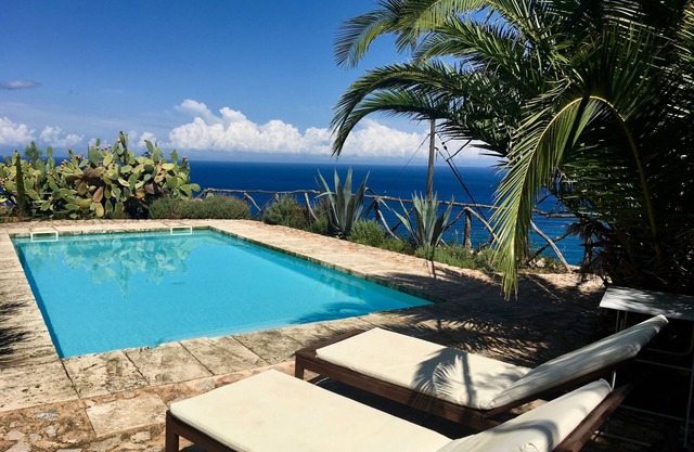 Rustic finca in a quiet location with pool and panoramic sea and mountain views