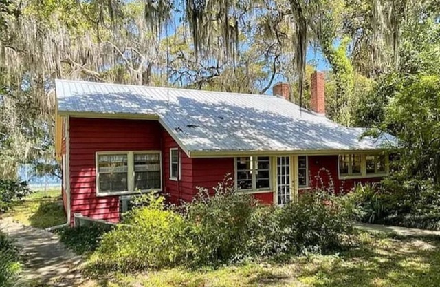Rustic Fishing Cabin on Lake Swan, Melrose