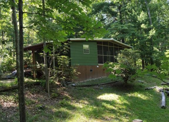 Rustic Hot tub Mountain house