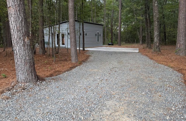 Rustic Lodge. Quiet and cozy