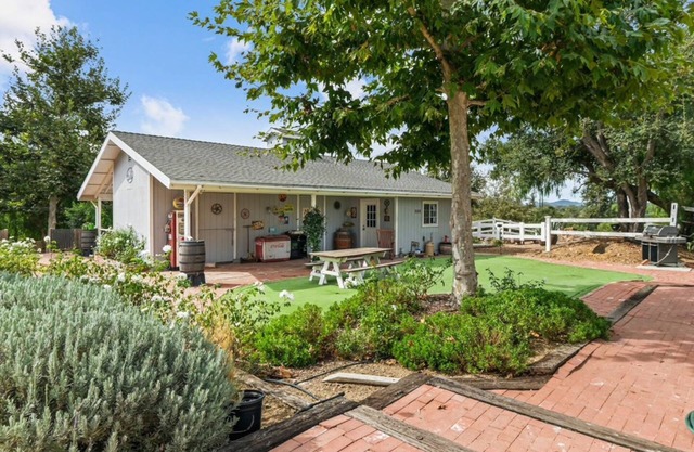 Rustic Paradise in Lynn Ranch