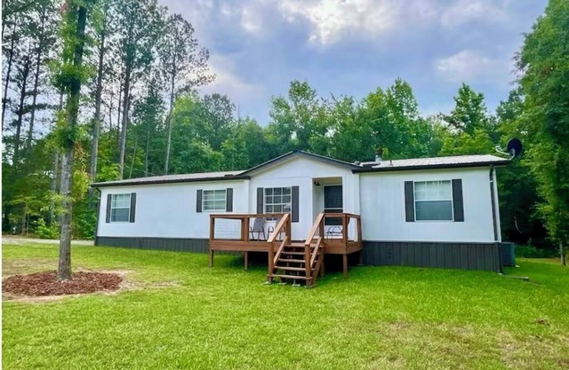 Rustic Relaxation - Recently Renovated and Spacious!