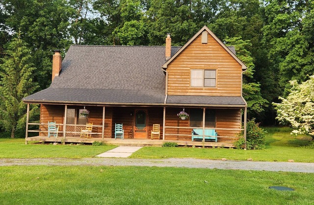 Rustic Retreat Near Codorus Park, Hanover, PA
