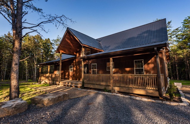 RUSTIC RETREAT w/Hot Tub - Rest and Relaxation for the Entire Family Sleeps 14