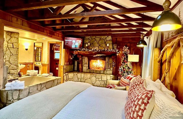 Rustic Romance - Studio | One Bed | ¾ Bathroom with Jacuzzi | Sleeps Two