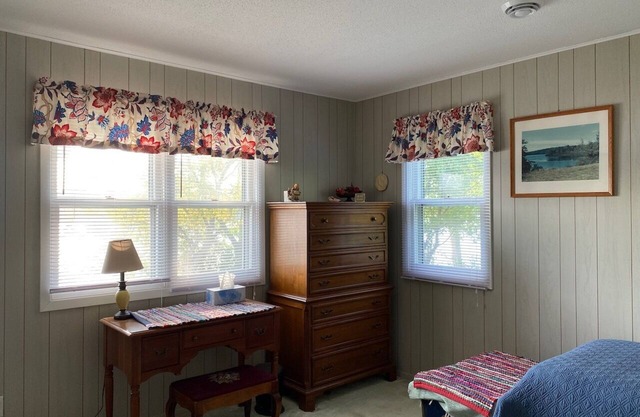 Rustic Three Bedroom Cabin with 28 Foot Dock on Cedar Lake - Nashua, Iowa