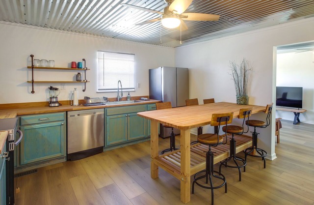 Rustic Whitwell Home w/Grill, Near State Parks!