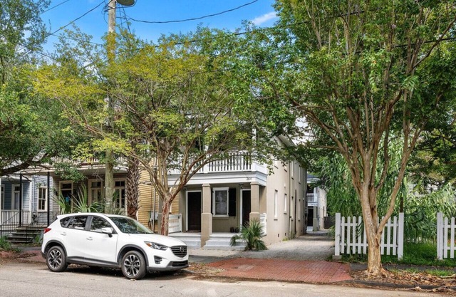 Rutledge Ave - Renovated 2 Bed Home - Downtown!