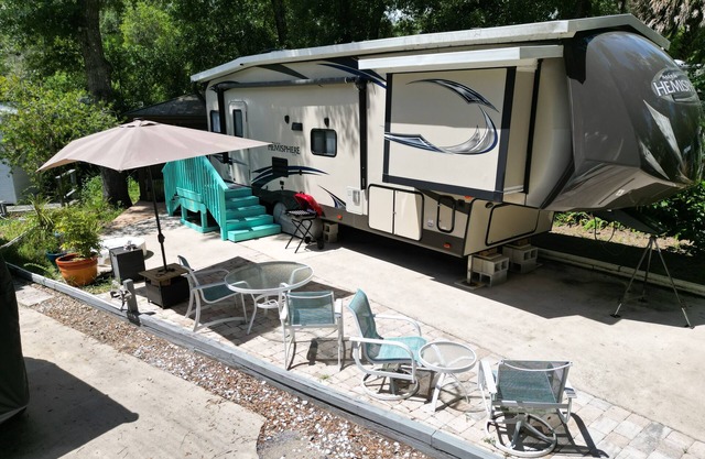 RV Camper Salt Springs