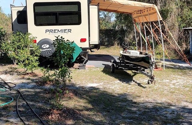 RV Rental in the Ocala National Forest, Florida. With boat ramp available.