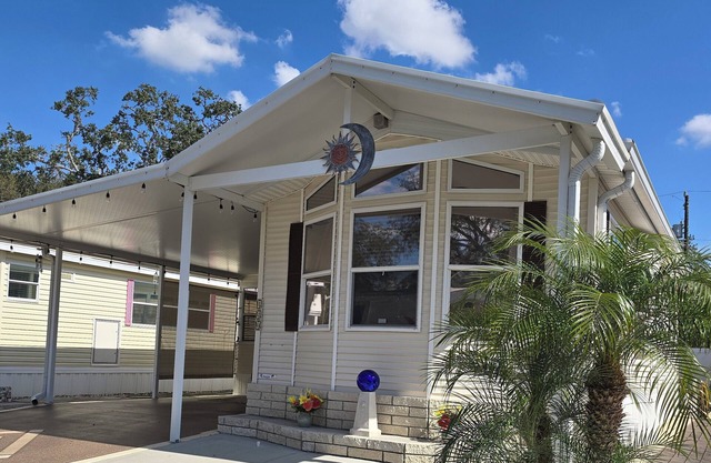 RV Resort-Close to Tampa, Hard Rock, Busch Gardens, Skydive City and More