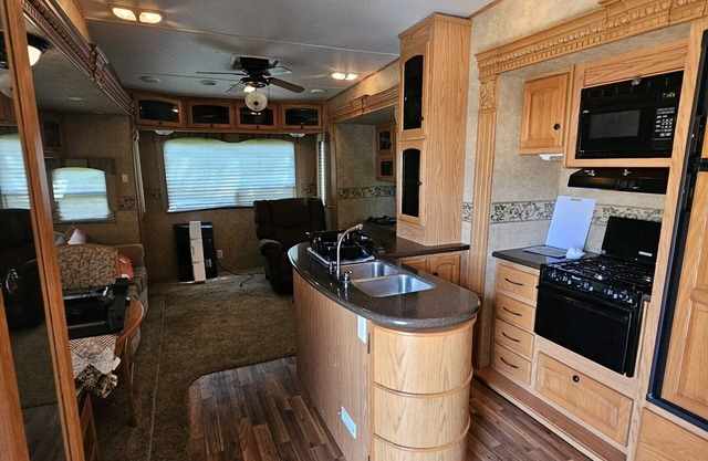 RV with 4 slide outs