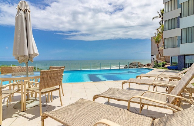 RV05 Excellent One Bedroom, Beachfront, Sea View - Rio Vermelho