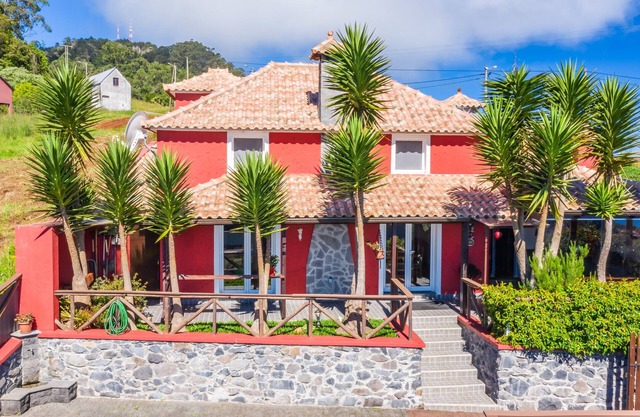 São Jorge Cottage - By Wehost