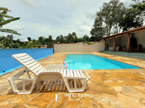 Sítio c/Piscina, Churrasqueira e Sala de Jogos