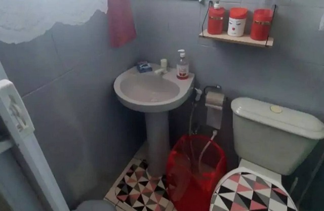 Suíte Aconcheganteno Centro de Rio das Ostras,com Cozinha. Não Aceitamos Animais