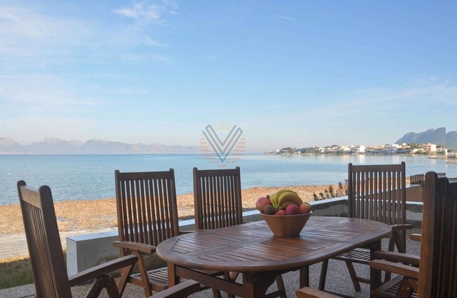 Sa Marina 7A, villa direct on the beach