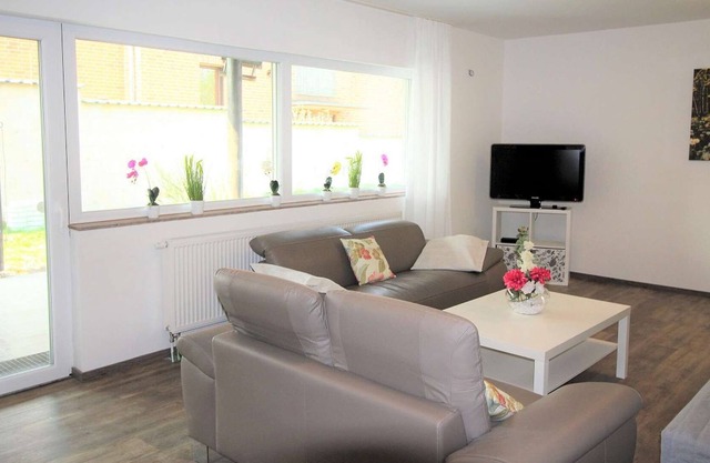 SA04 Apartment in Sankt Augustin with bathroom and LED TV