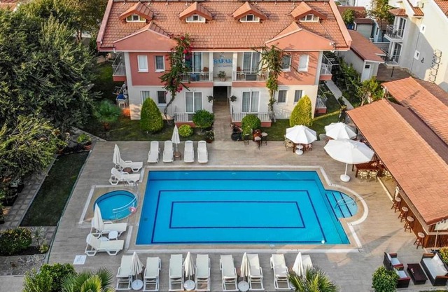 Safak Apart & Hotel