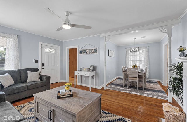 Safe, Broadmoor Haven. Spacious w/King Bed & Large Backyard