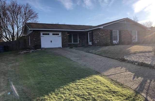 Safe, quiet neighborhood, minutes to Ft. Benning, CSU, downtown Columbus