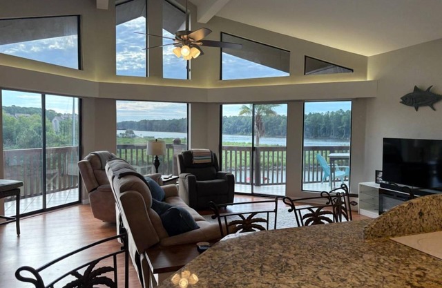 Sailboat Bay 201 with Pool